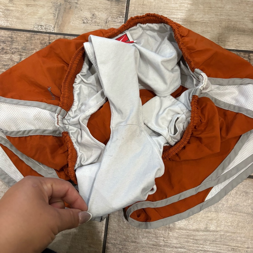 Women's Nike Texas Longhorns Spring Break Tempo Short Size Medium Orange - Picture 4 of 5